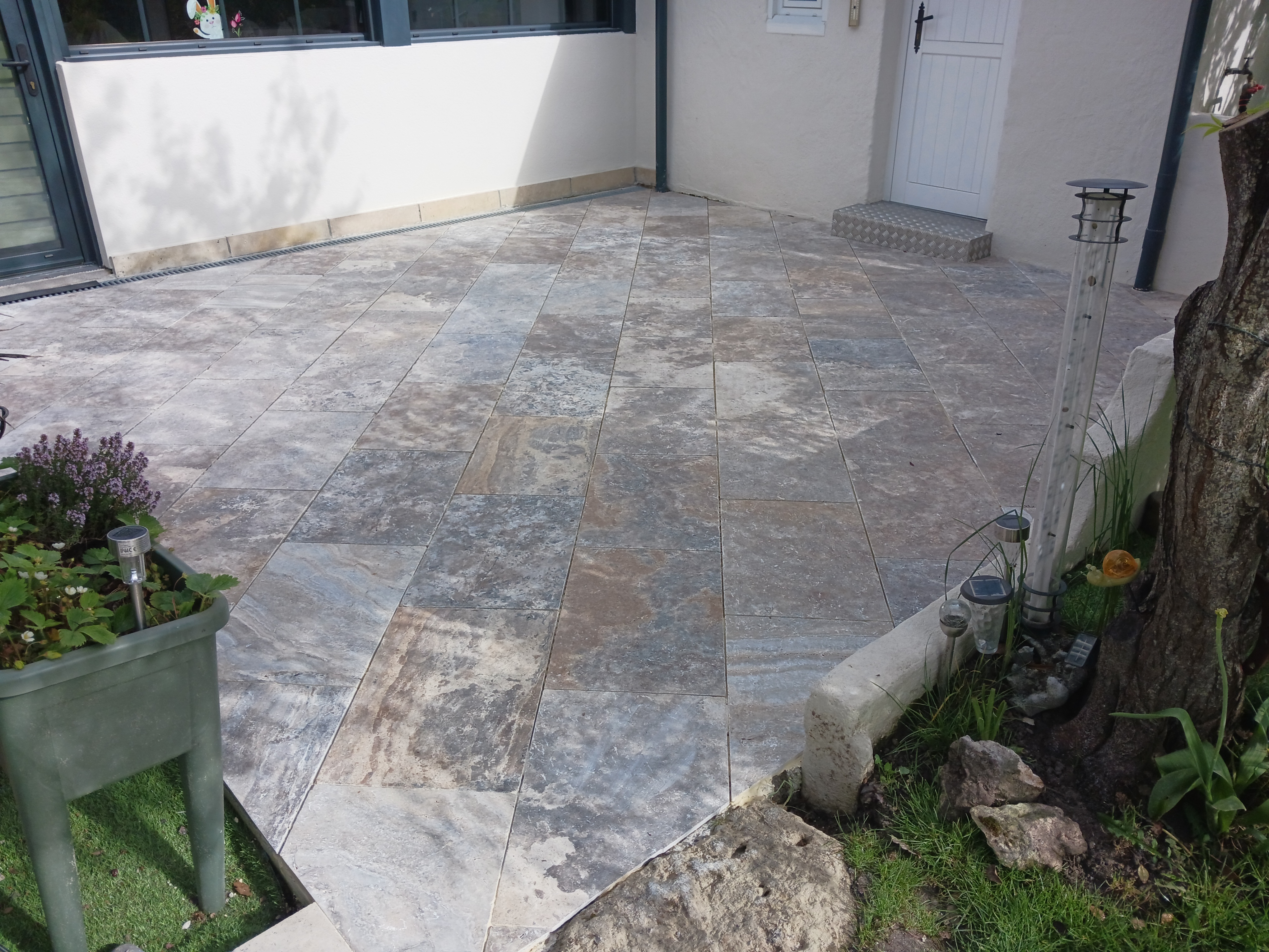 20240430_174529 Carrelage extérieur