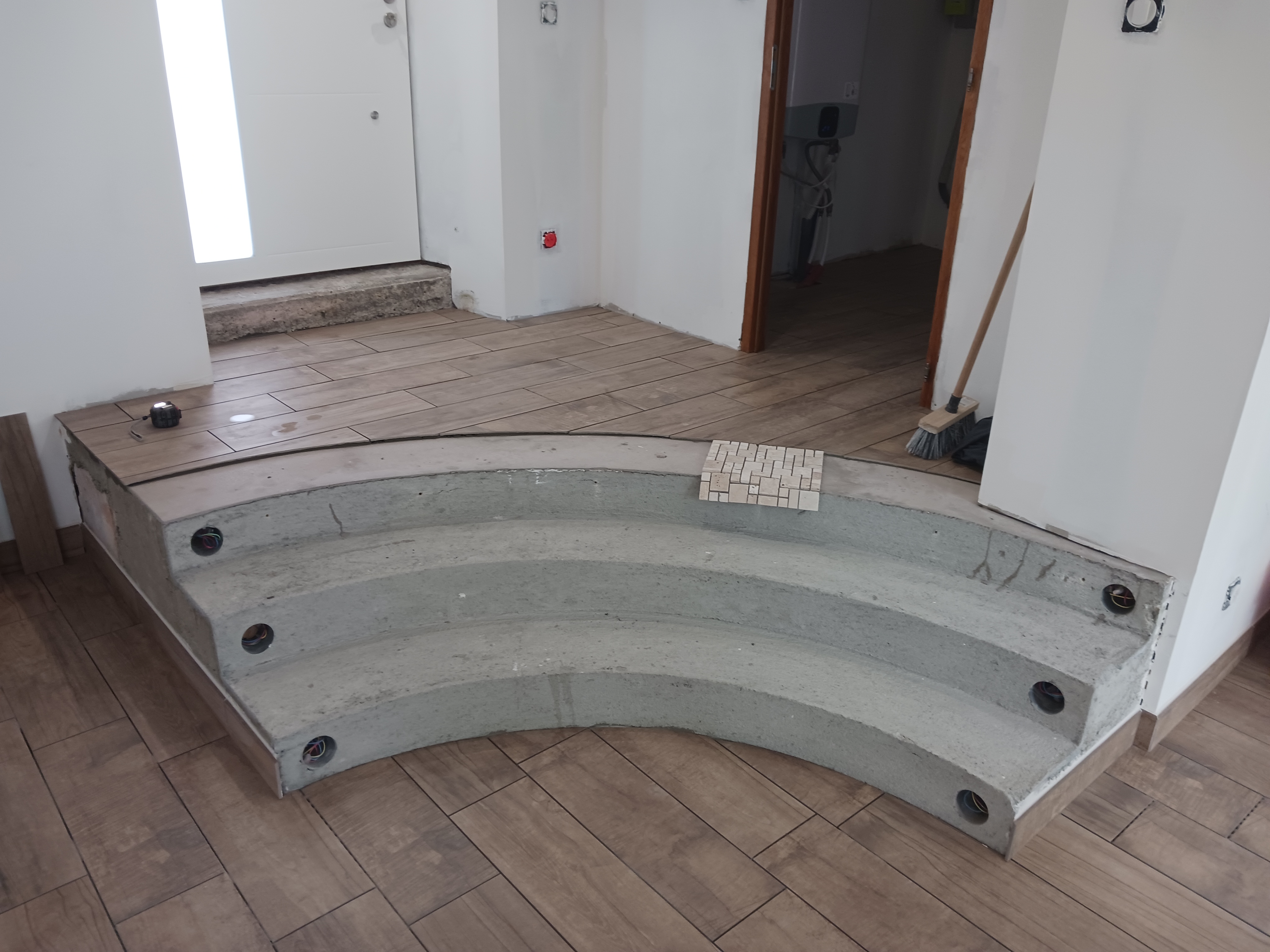 20240610_161529 Pose carrelage escalier